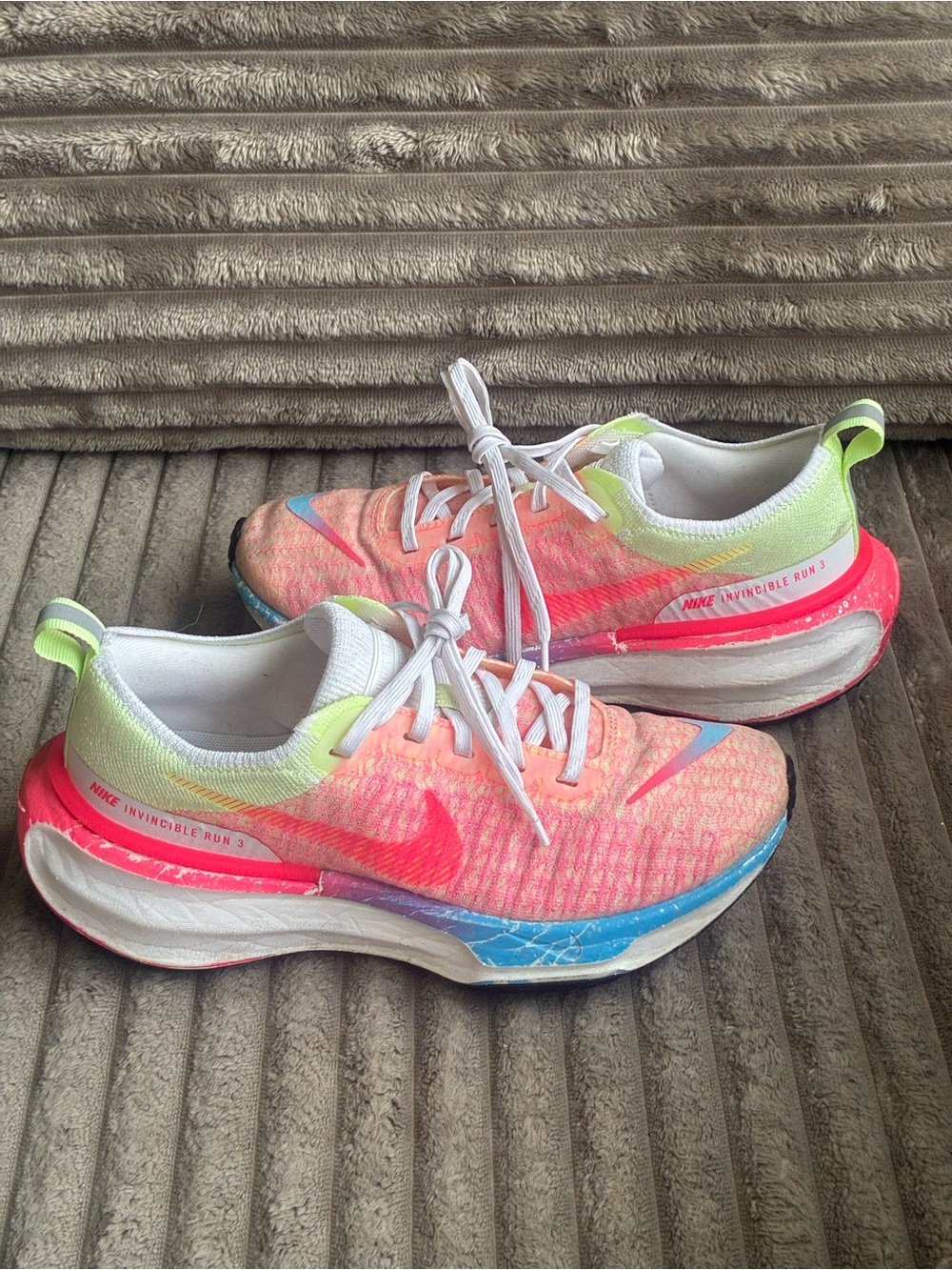 Nike ZoomX Invincible Run 3 Running Shoes - Pink/Neon Green/Blue
